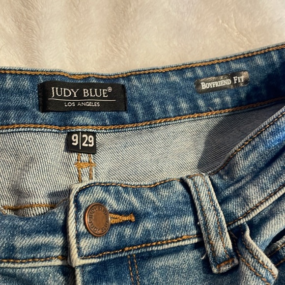 Judy Blue Distressed Boyfriend Fit Denim Jeans - Picture 8 of 13